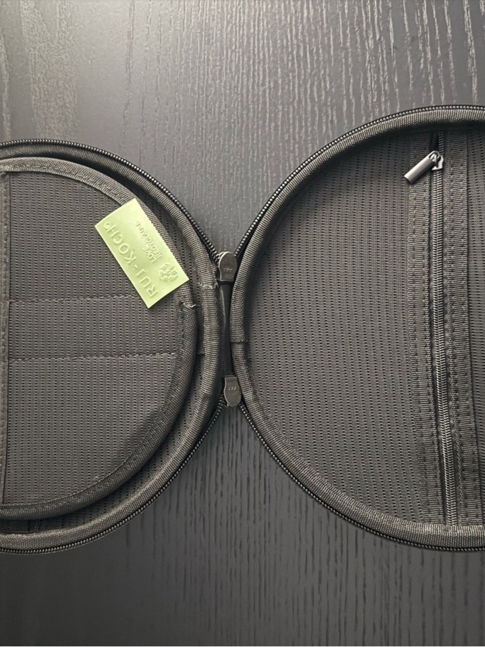 Telfar Pill Round Carry Case - Picture 4 of 6